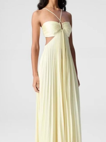 Vestido amarillo con cuello halter